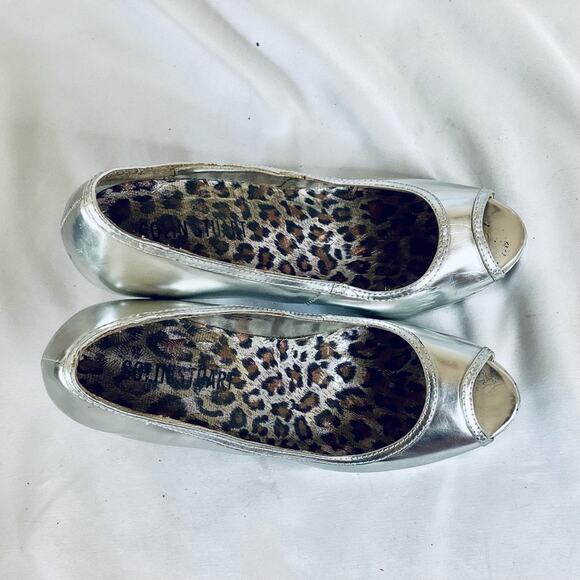 Colin Stuart Silver Peep Toe Pumps - Picture 6 of 10
